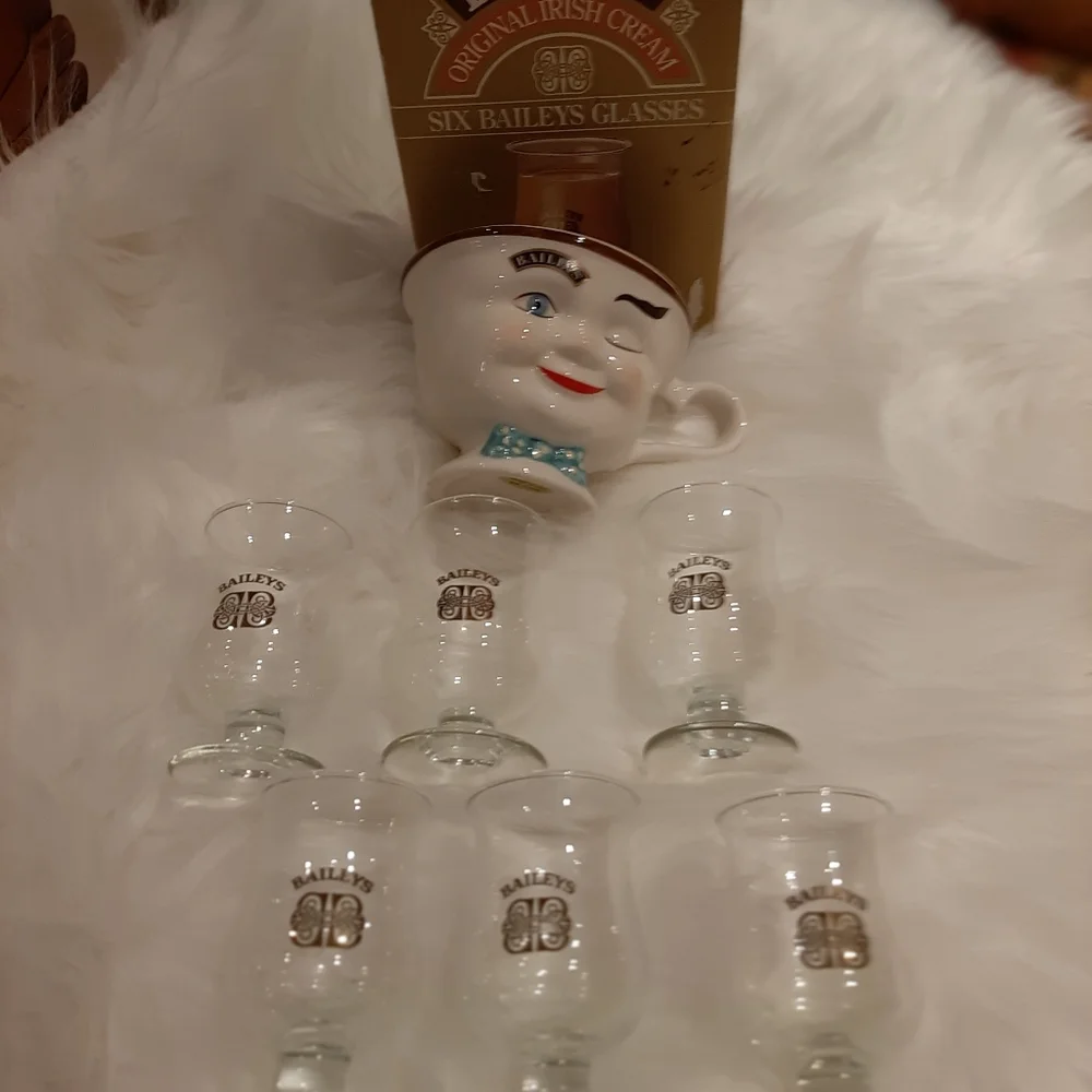 Vintage set of baileys glasses with mug - Picture 2 of 6